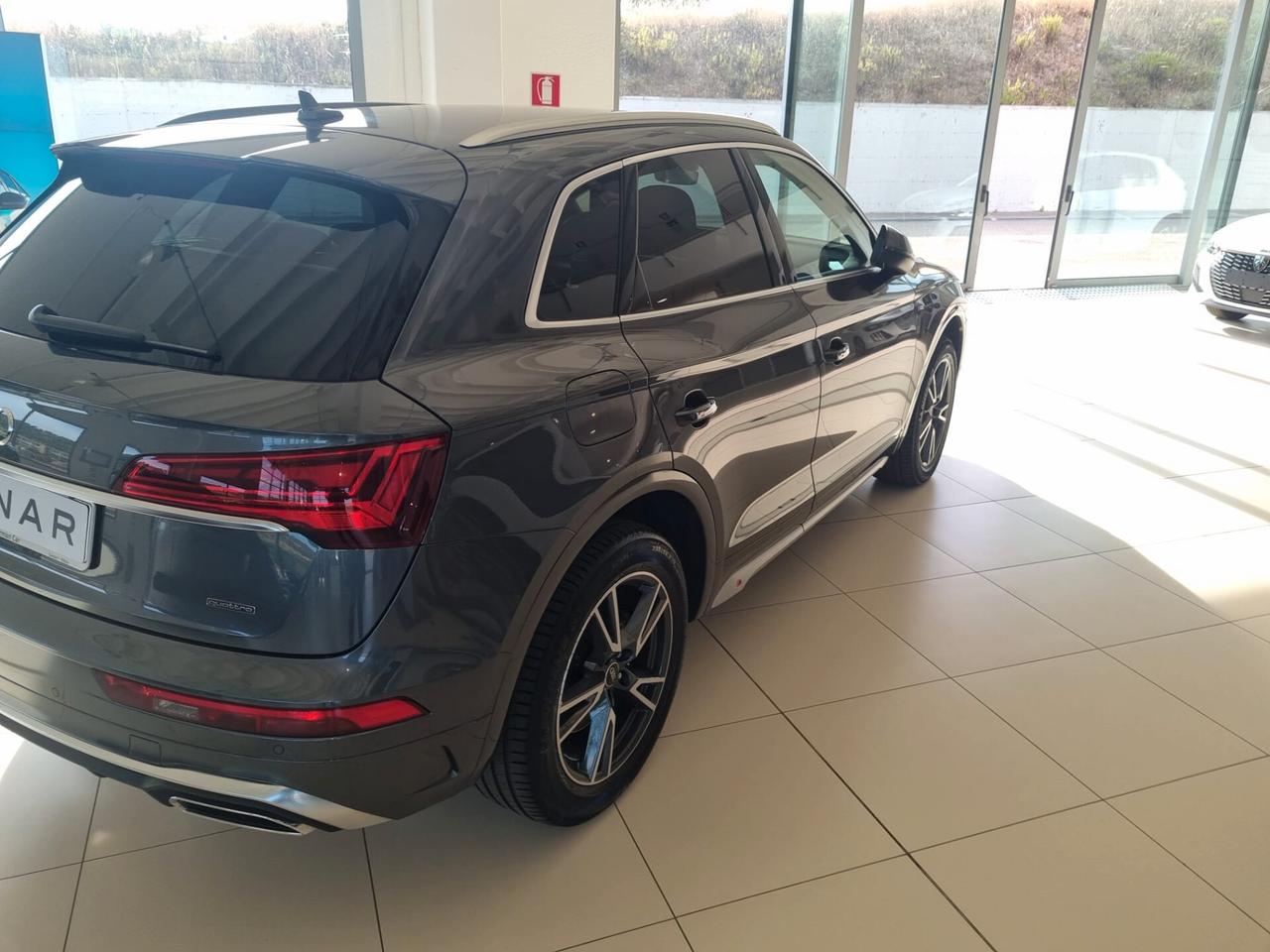 Audi Q5 40 TDI 204 CV quattro S tronic Identity Black