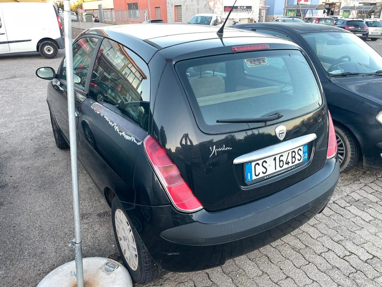 Lancia Ypsilon 1.2 60cv Neopatentati