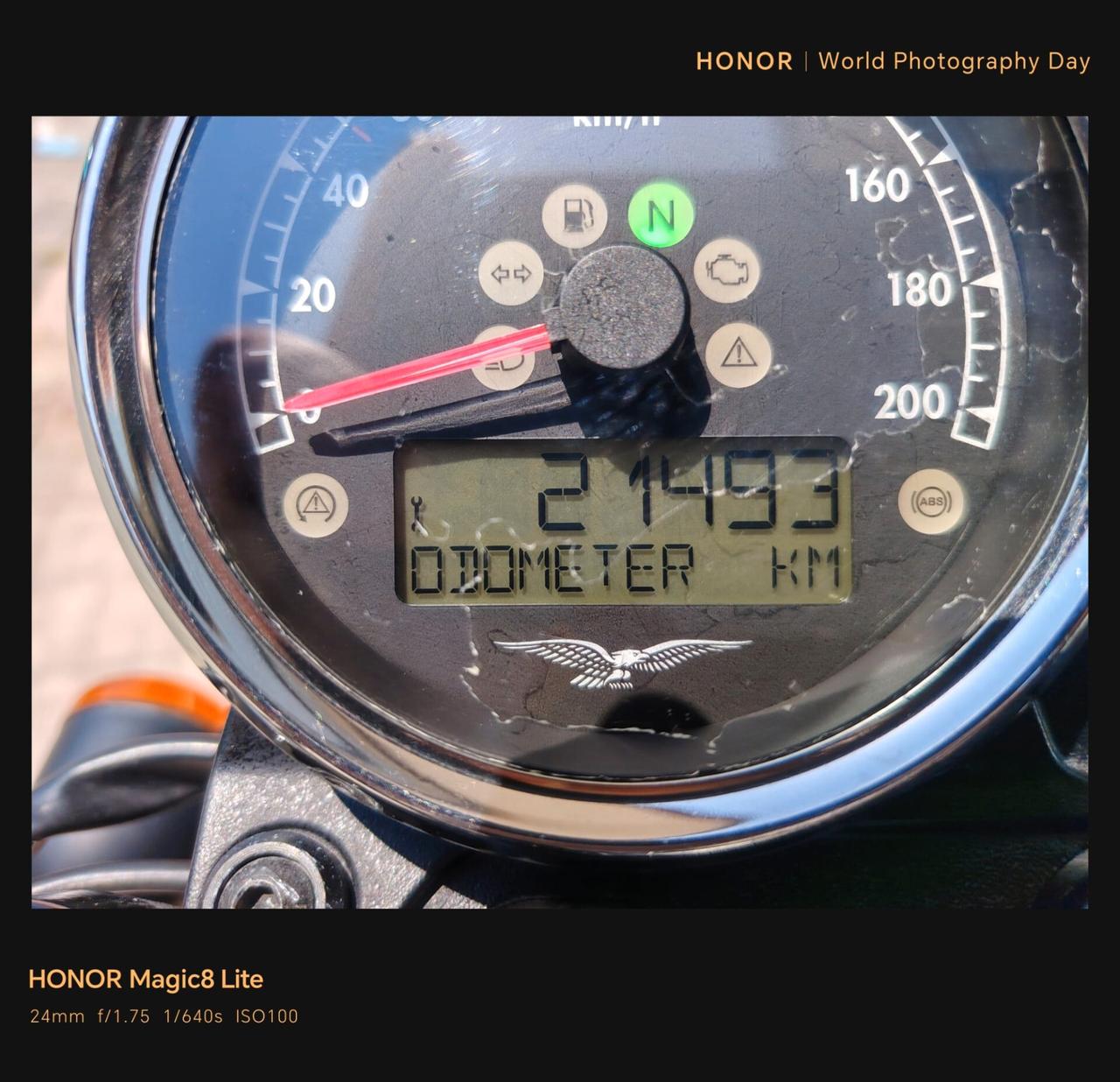 Moto Guzzi V7 III dark