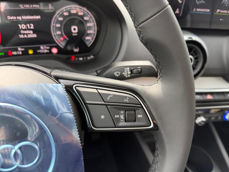 AUDI Q2 35 TFSI S TRONIC S LINE EDITIO