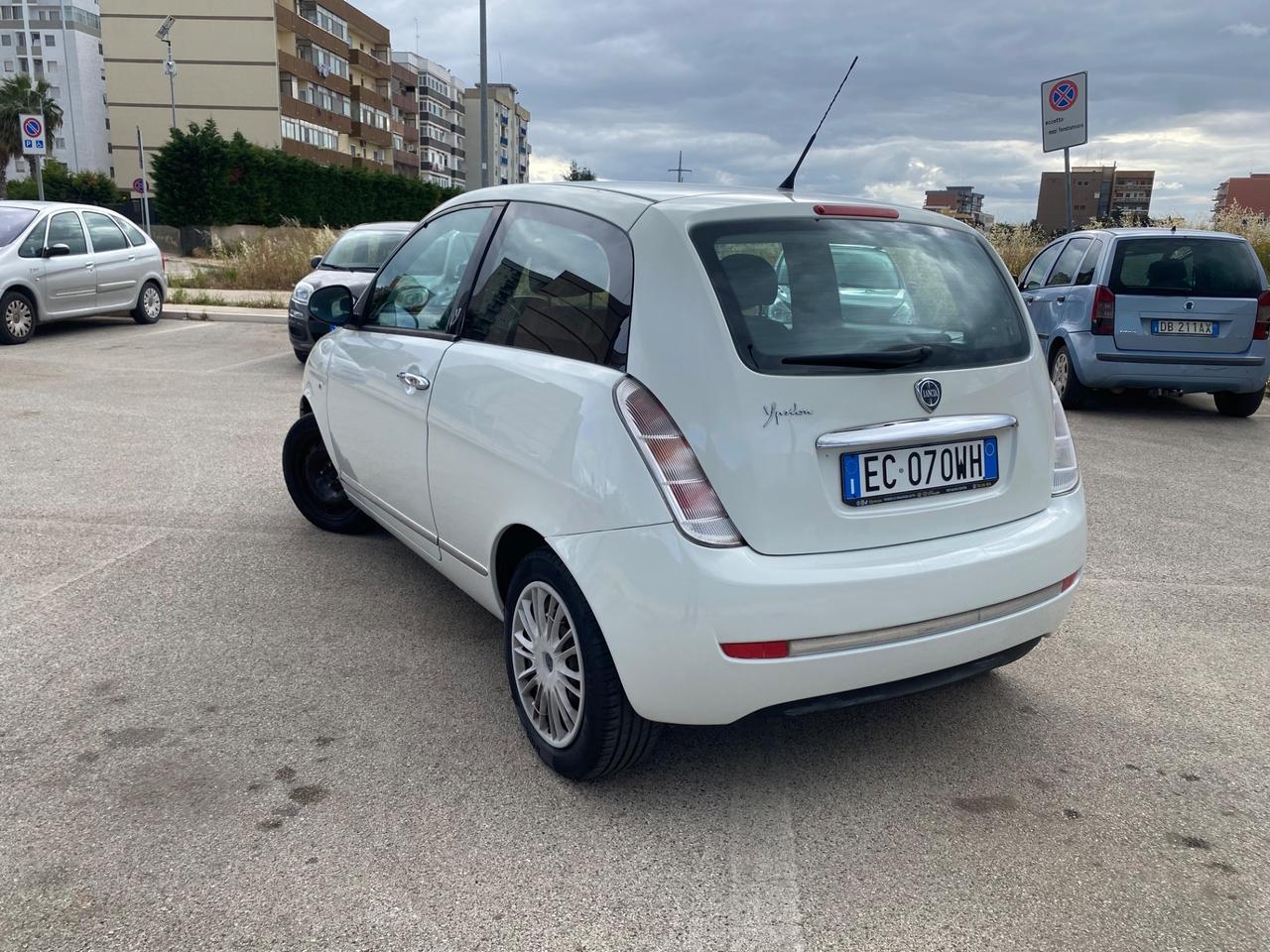 Lancia Ypsilon 1.2 Argento
