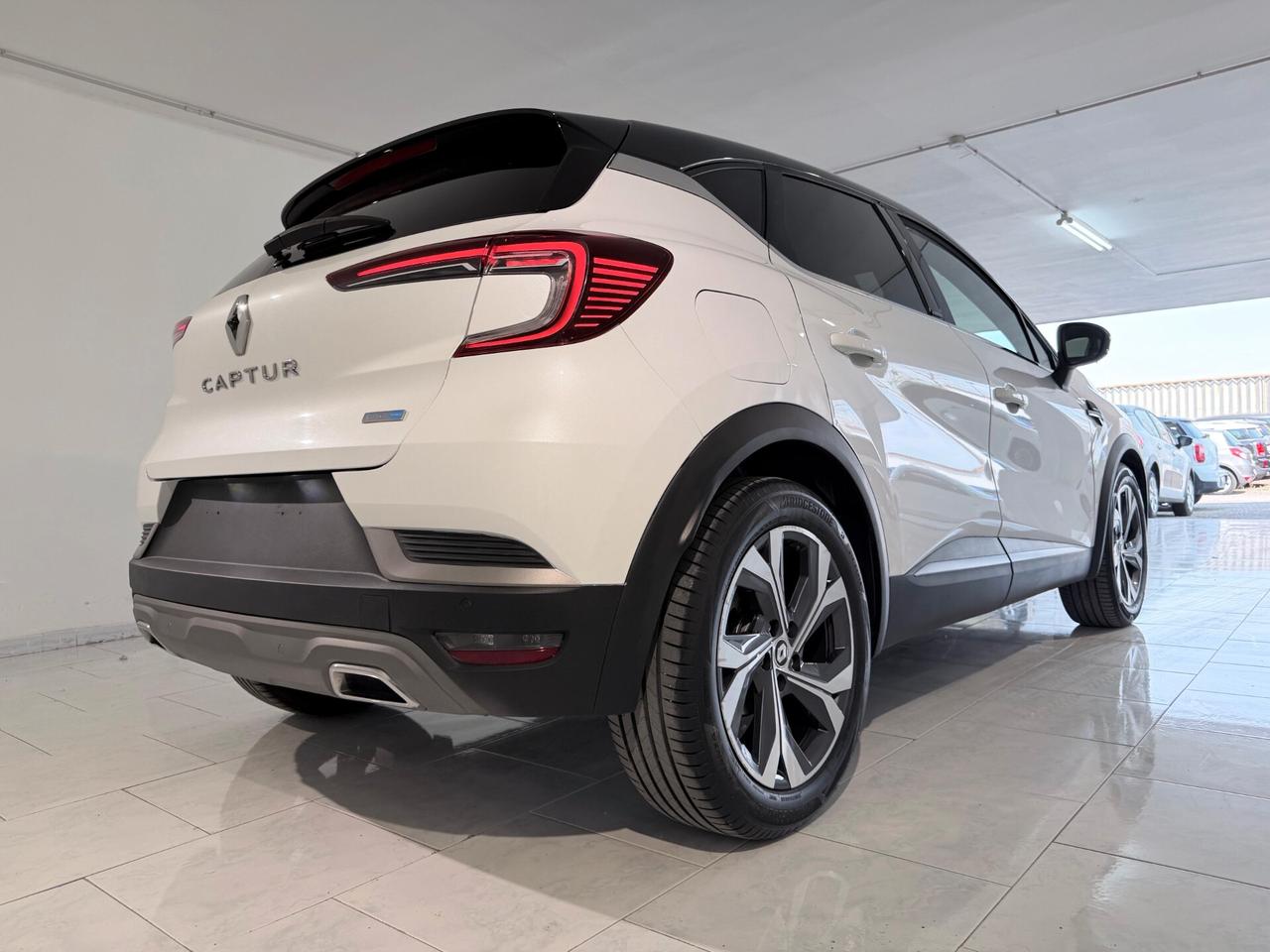 Renault Captur FULL HYBRID RS-LINE 145CV