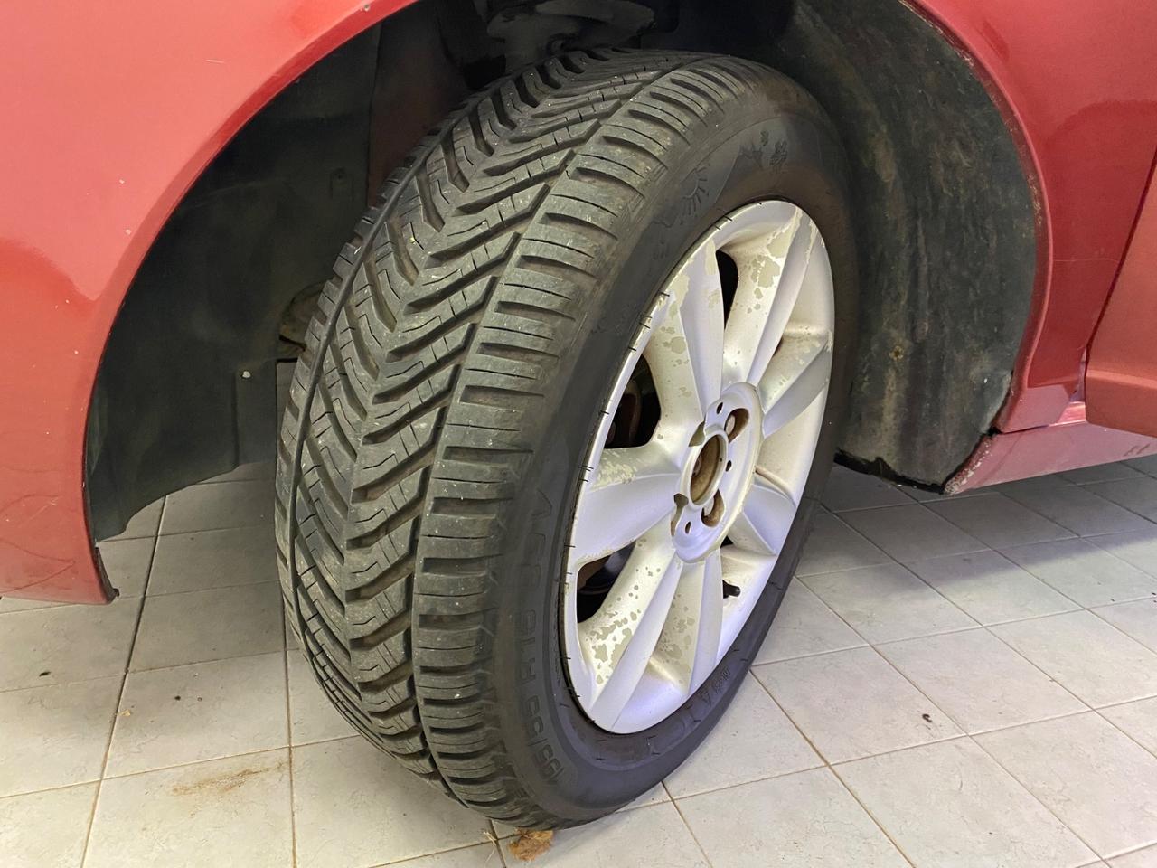 Lancia Ypsilon 1.2 16V Platino