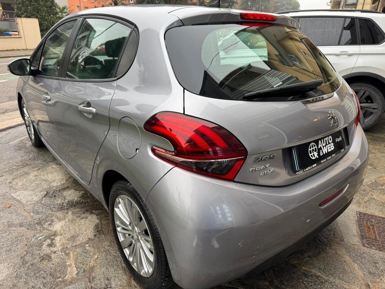 PEUGEOT 208 PureTech 82 5p ALLURE NEOPAT