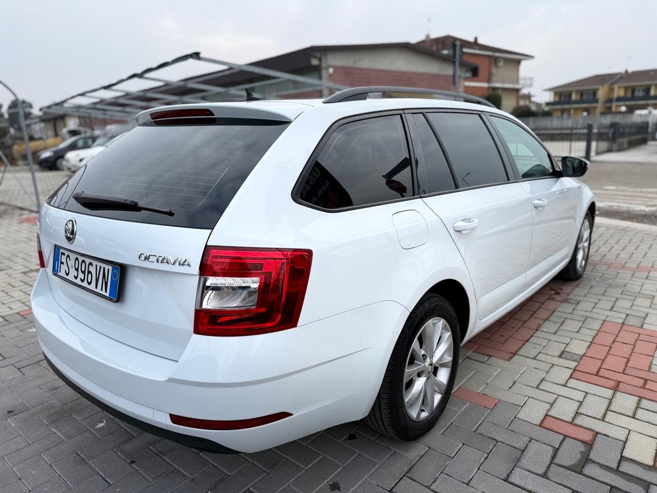 Skoda Octavia 1.6 TDI CR 115 CV DSG Executive IVA ESPOSTA