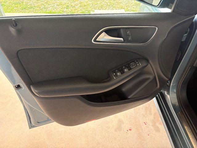 MERCEDES-BENZ B 220 4Matic 4X4 AUTOMATICA ERUO 6B BENZINA POCHI KM