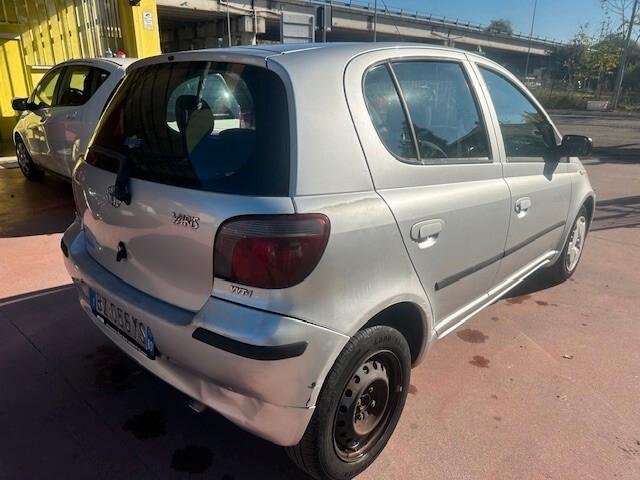 Toyota Yaris 1.3i 16V cat 5 porte