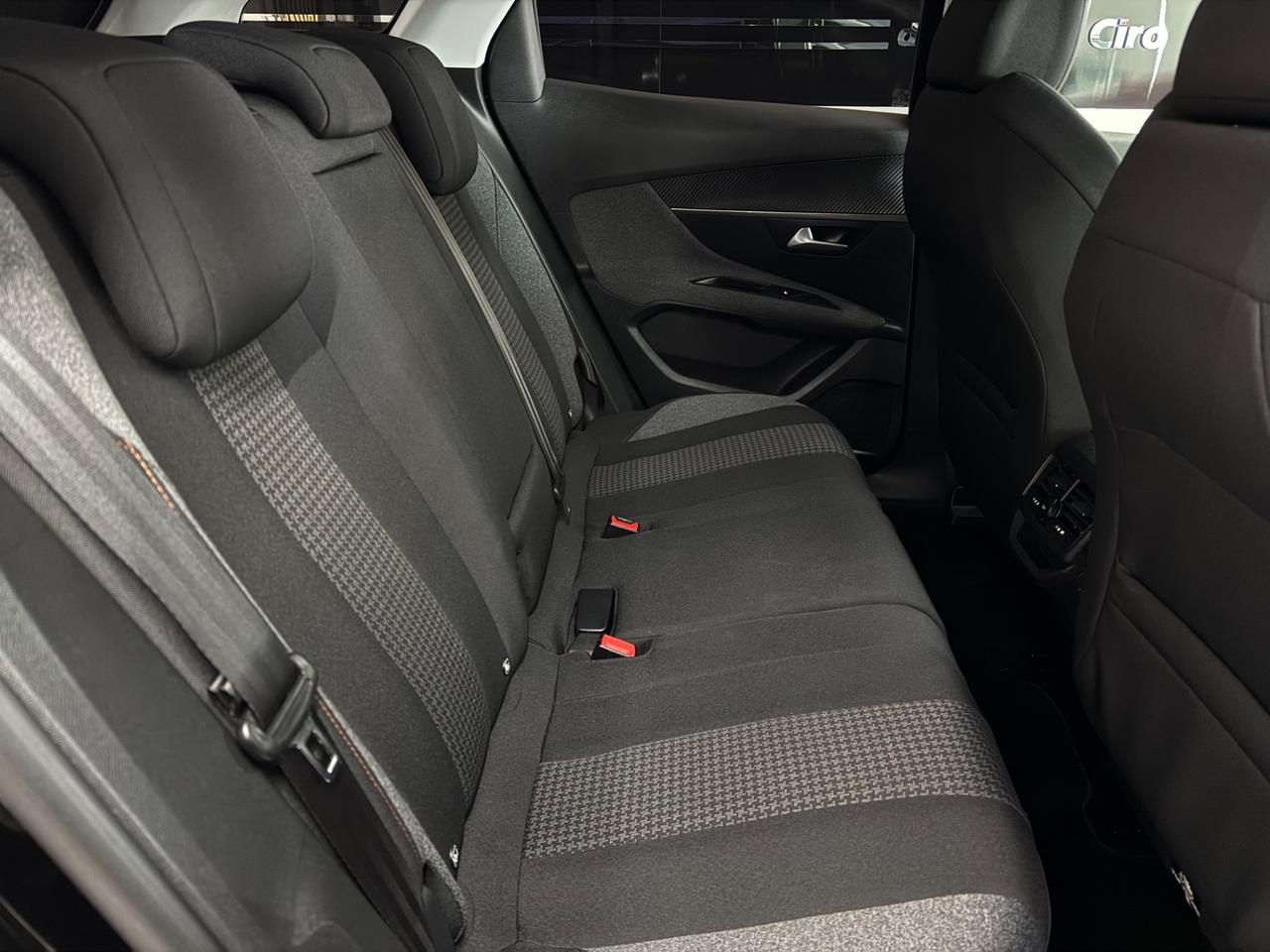 Peugeot 3008 BlueHDi 130 EAT8 Allure