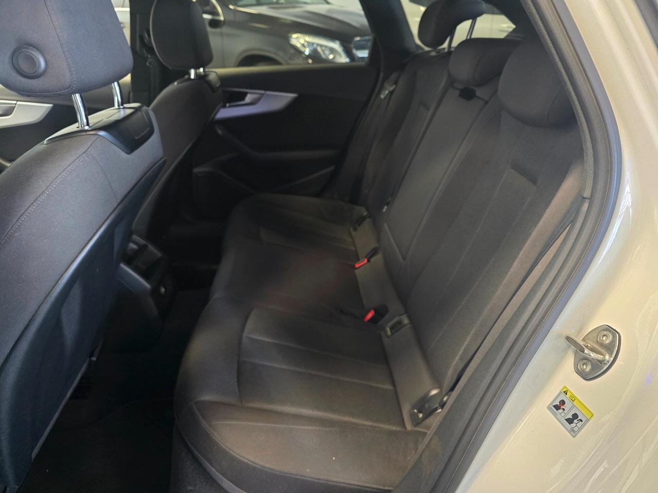 Audi A4 Avant 2.0 TDI 122 CV S tronic Design 2018