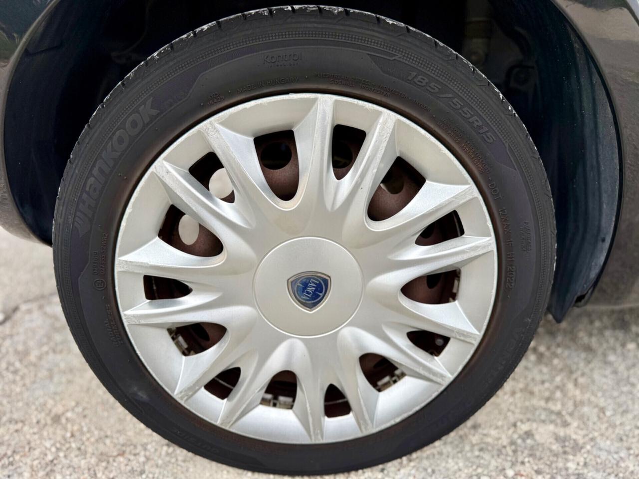 Lancia Ypsilon 1.2 benzina 5porte NEOPATENTATI