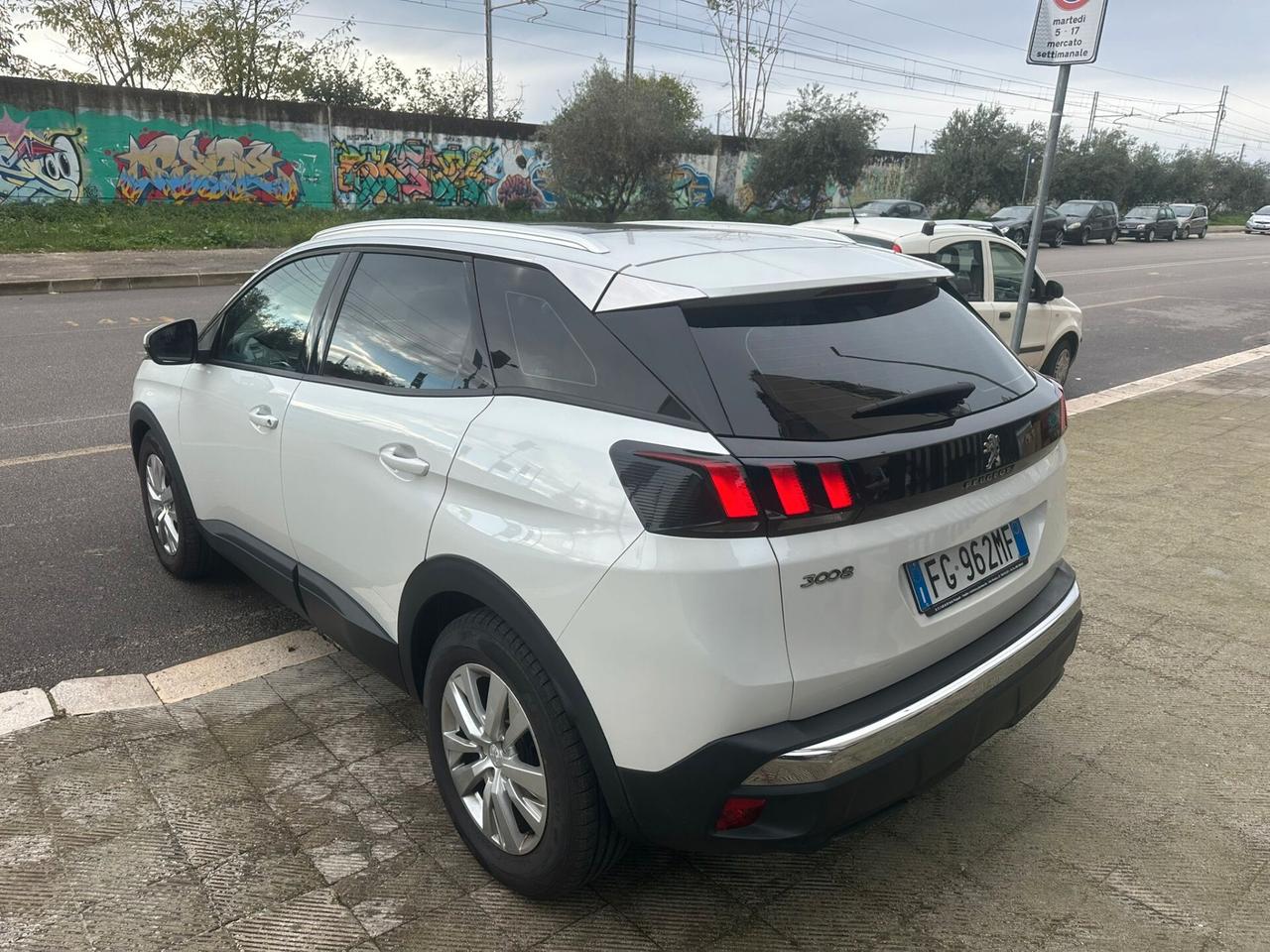 Peugeot 3008 BlueHDi 120 S&S Business