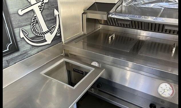 Foodtruck PESCHERIA FRIGGITORIA Renault Master TD