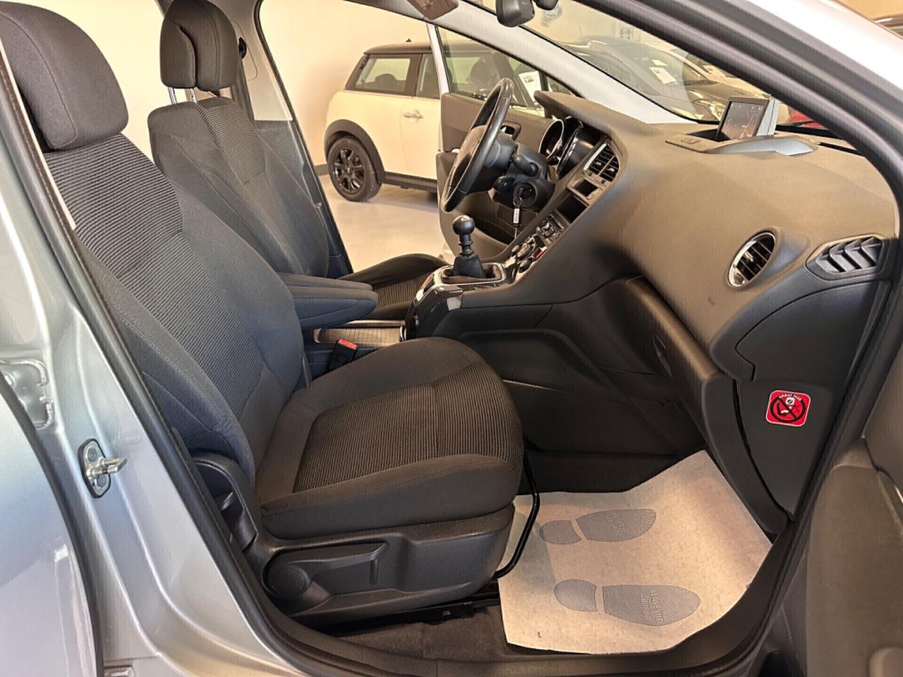 PUGEOT 5008 1.6 HDI 7 POSTI