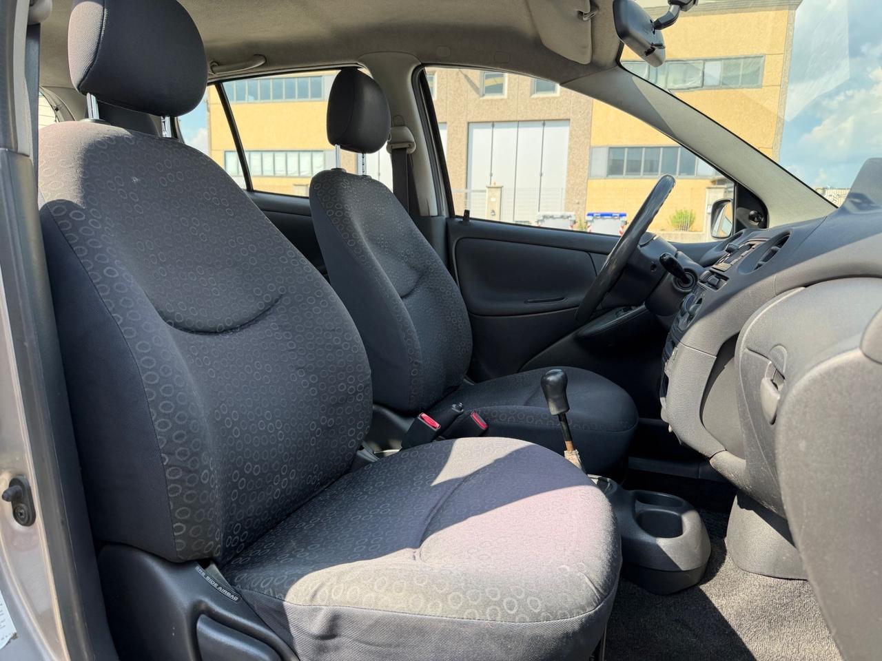 Toyota Yaris tdi D-4D Sol