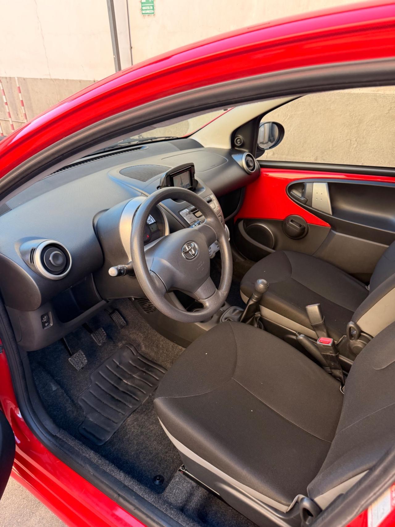 Toyota Aygo 1.0 12V VVT-i 5 porte Lounge Connect