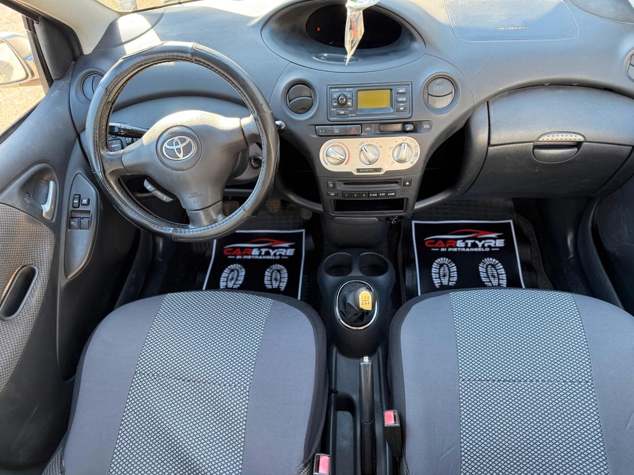 Toyota Yaris 1.0i 16V cat 5 porte Sol
