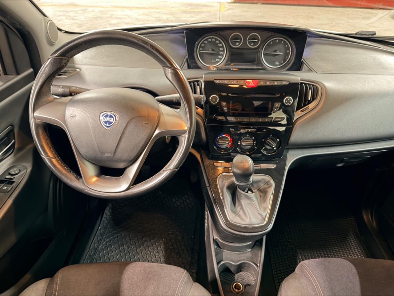 Lancia Ypsilon 1.2 69 CV 5 porte S&S Platinum