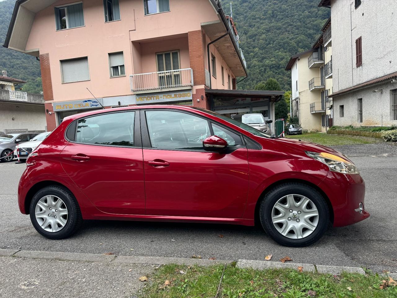 Peugeot 208 5 porte - NEOPATENTATI - PROMO FINO A FINE MESE