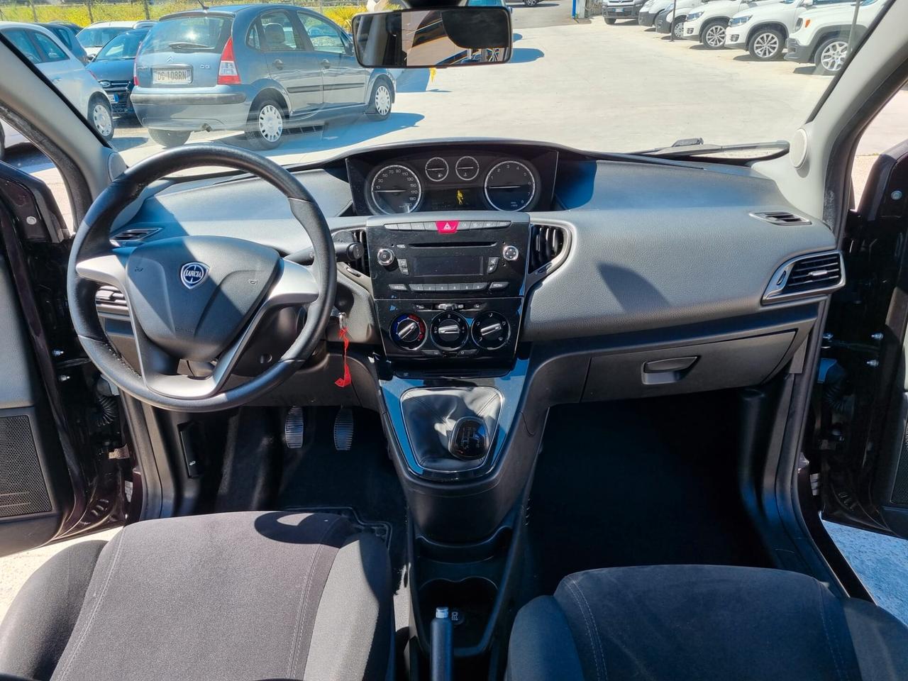 Lancia Ypsilon 1.2 69 CV 5 porte Gold