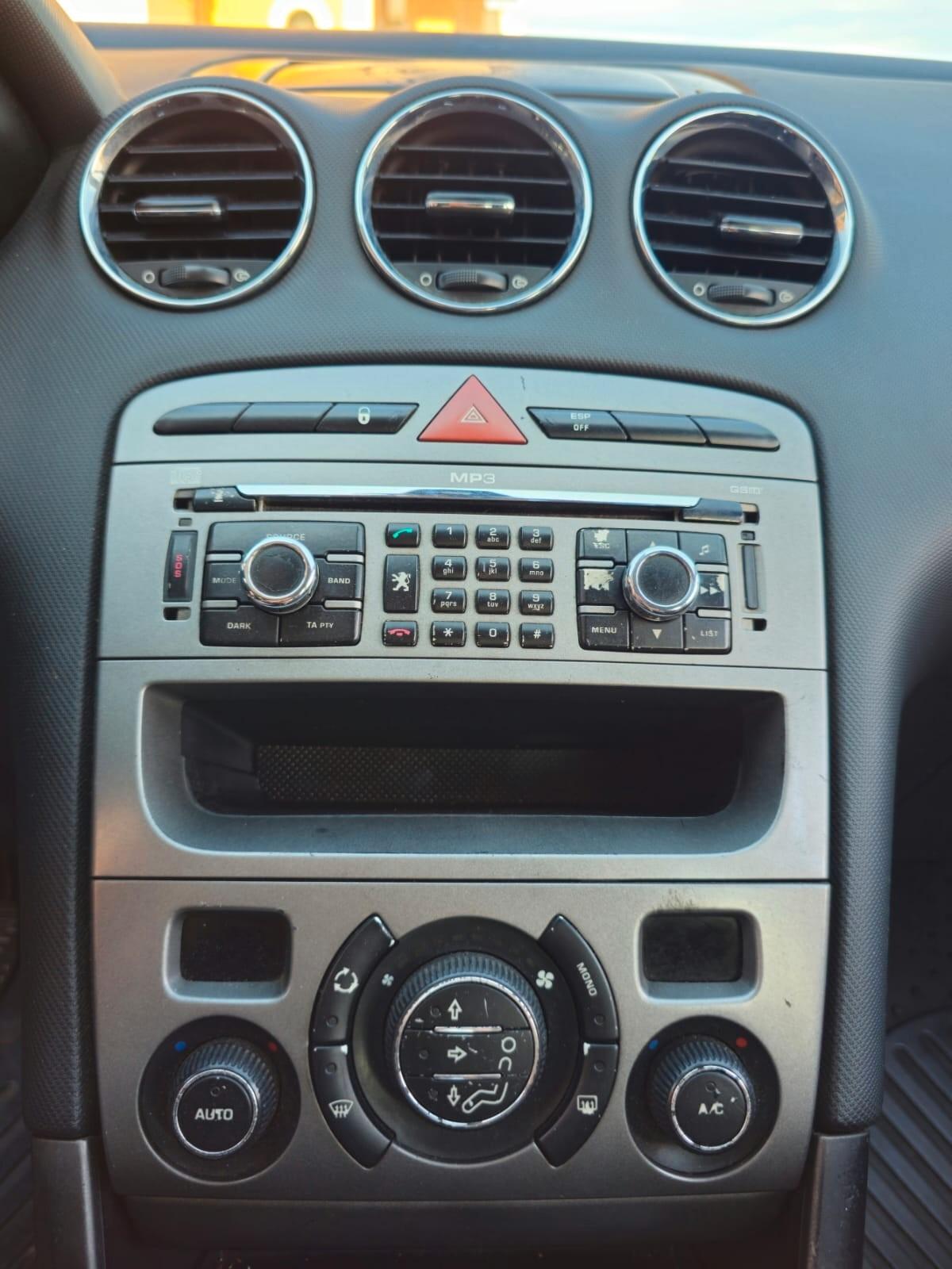 Peugeot 308 1.6 HDi 110CV 5p. Féline (5 Marce)