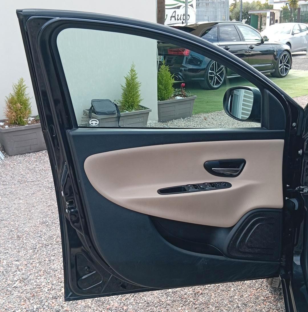 Lancia Ypsilon 1.2 69 CV 5 porte GPL Ecochic Gold