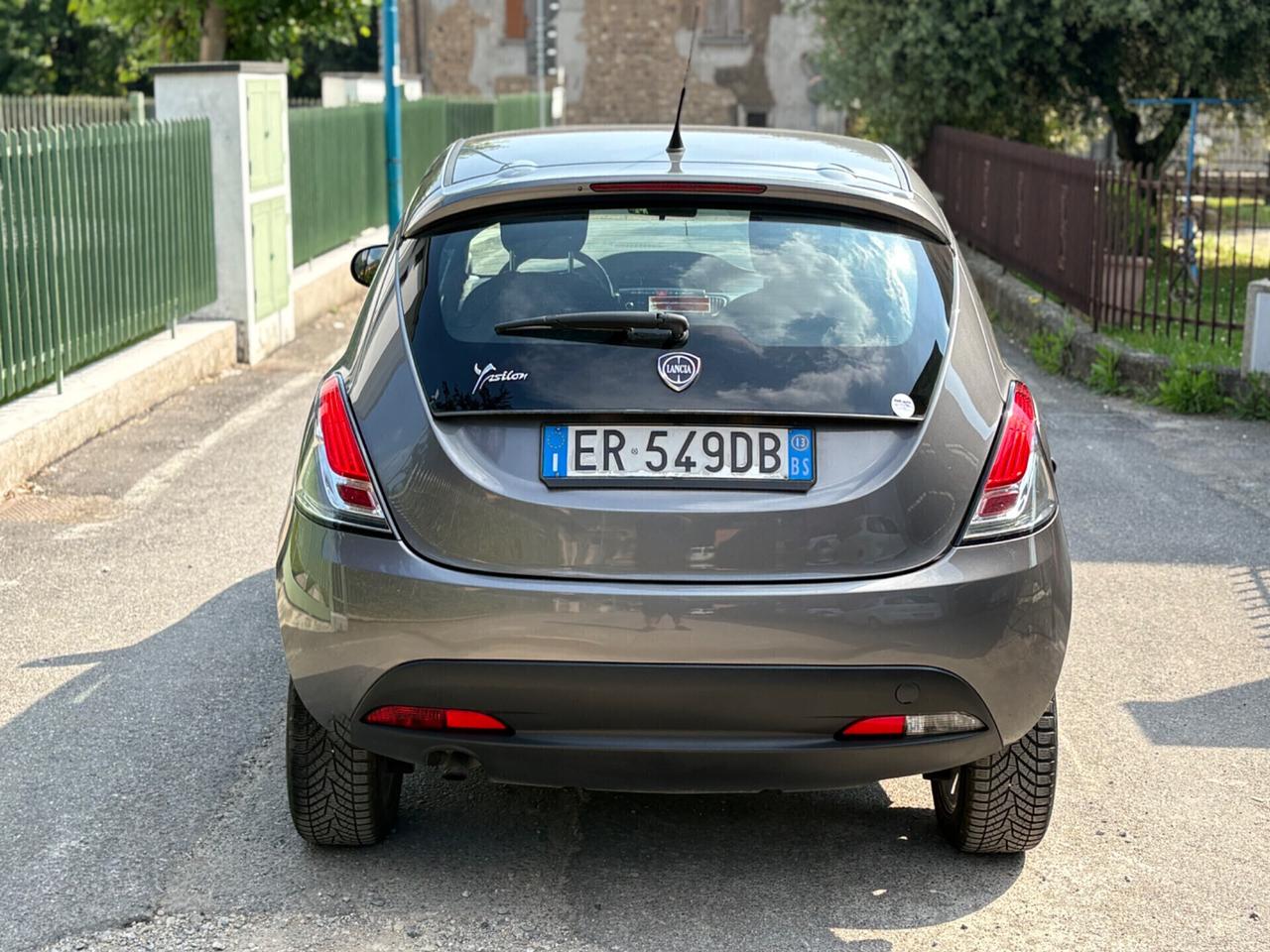 Lancia Ypsilon 0.9 TwinAir Metano Ecochic Gold 2013