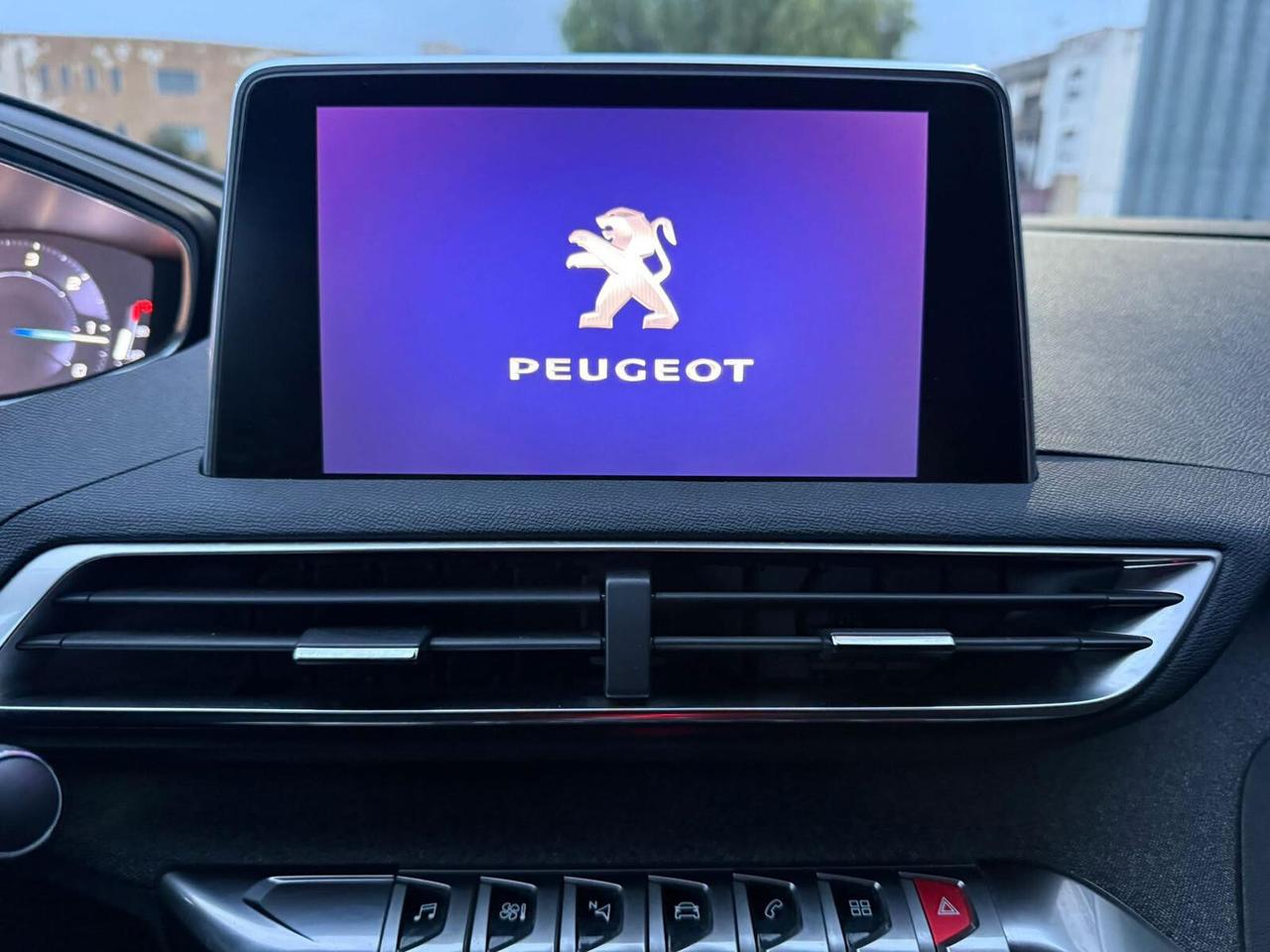 Peugeot 3008 120CV EAT8 ALLURE