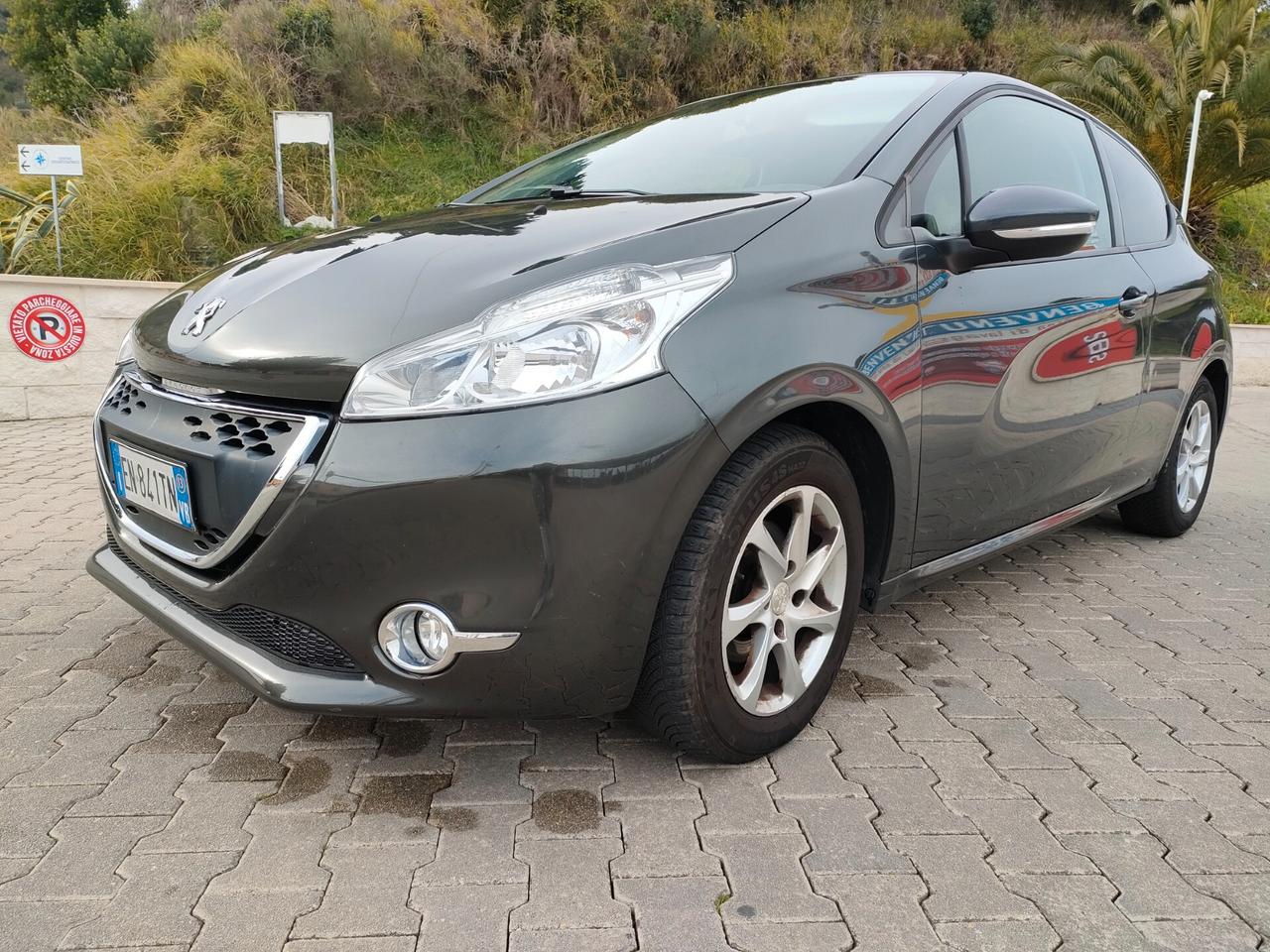 Peugeot 208 1.4 HDi 68 CV 3 porte Active