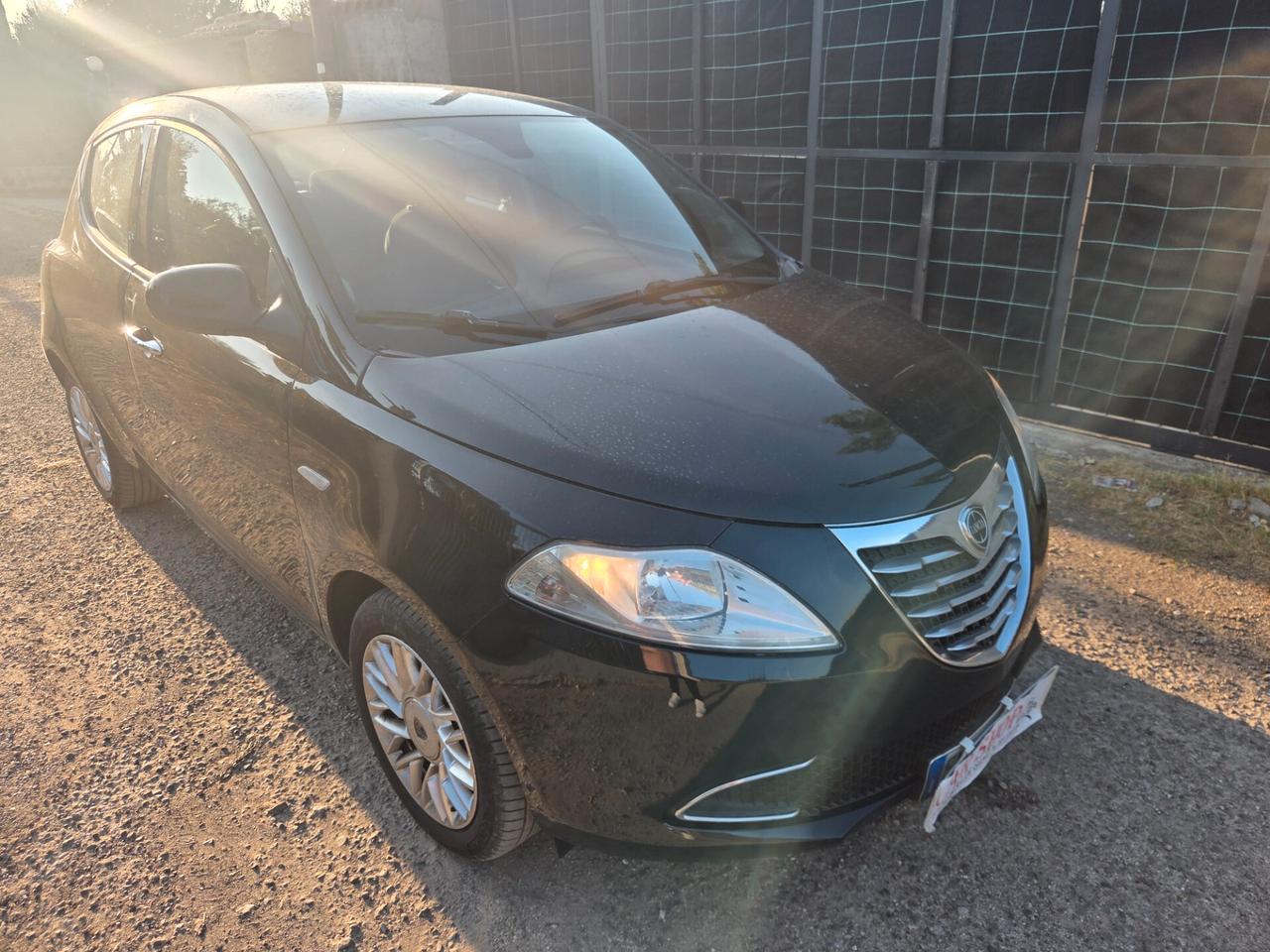 Lancia Ypsilon 1.2 69 CV 5 porte Silver