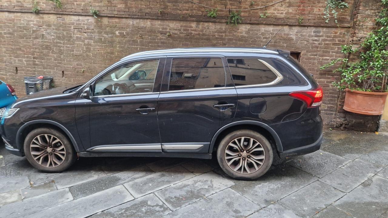 Mitsubisci Otlander 2.3 150 cv 4x4 aut. Autocarro