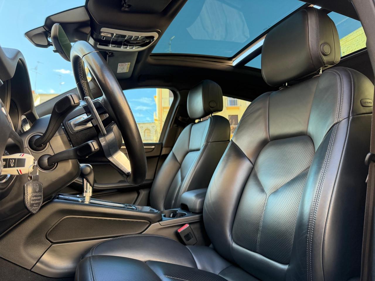Porsche Macan 2.0 TURBO 245 CV PDK TETTO PASM
