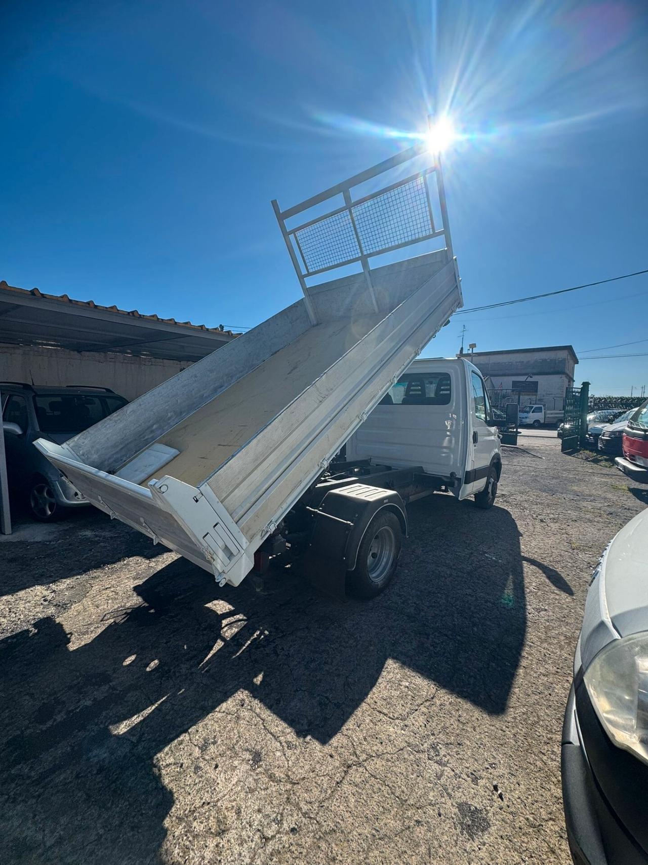 IVECO DAILY 35C14 RIBALTABILE TRILATERALE ANNO 2005