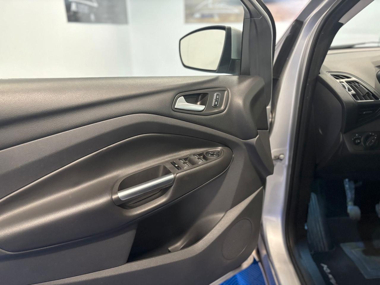 KUGA 1.5 TDCI 120 CV ST LINE 2016 SOLI 131950 KM