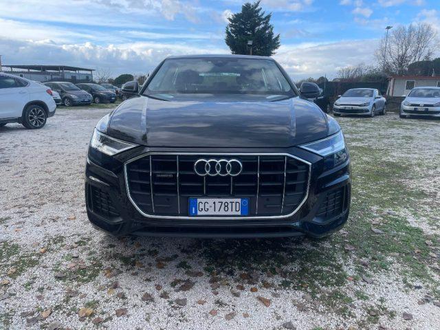 AUDI Q8 45 TDI quattro tiptronic Sport