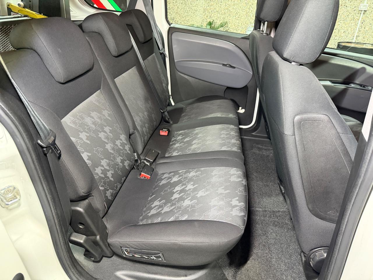 OPEL COMBO 1.6CDTI TETTO ALTO PEDANA OMOLOGATA DISABILI