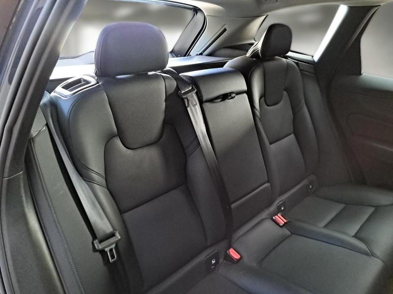 VOLVO XC60 B4 D AWD AUTOMATICO ESSENTIAL 5 PORTE SUV