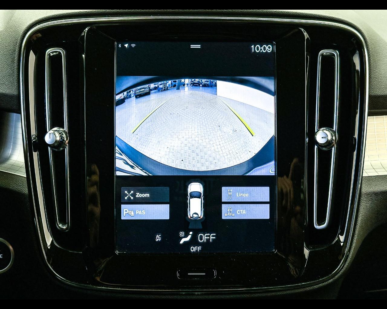 VOLVO XC40 (2017-->) - XC40 T3 Geartronic Business