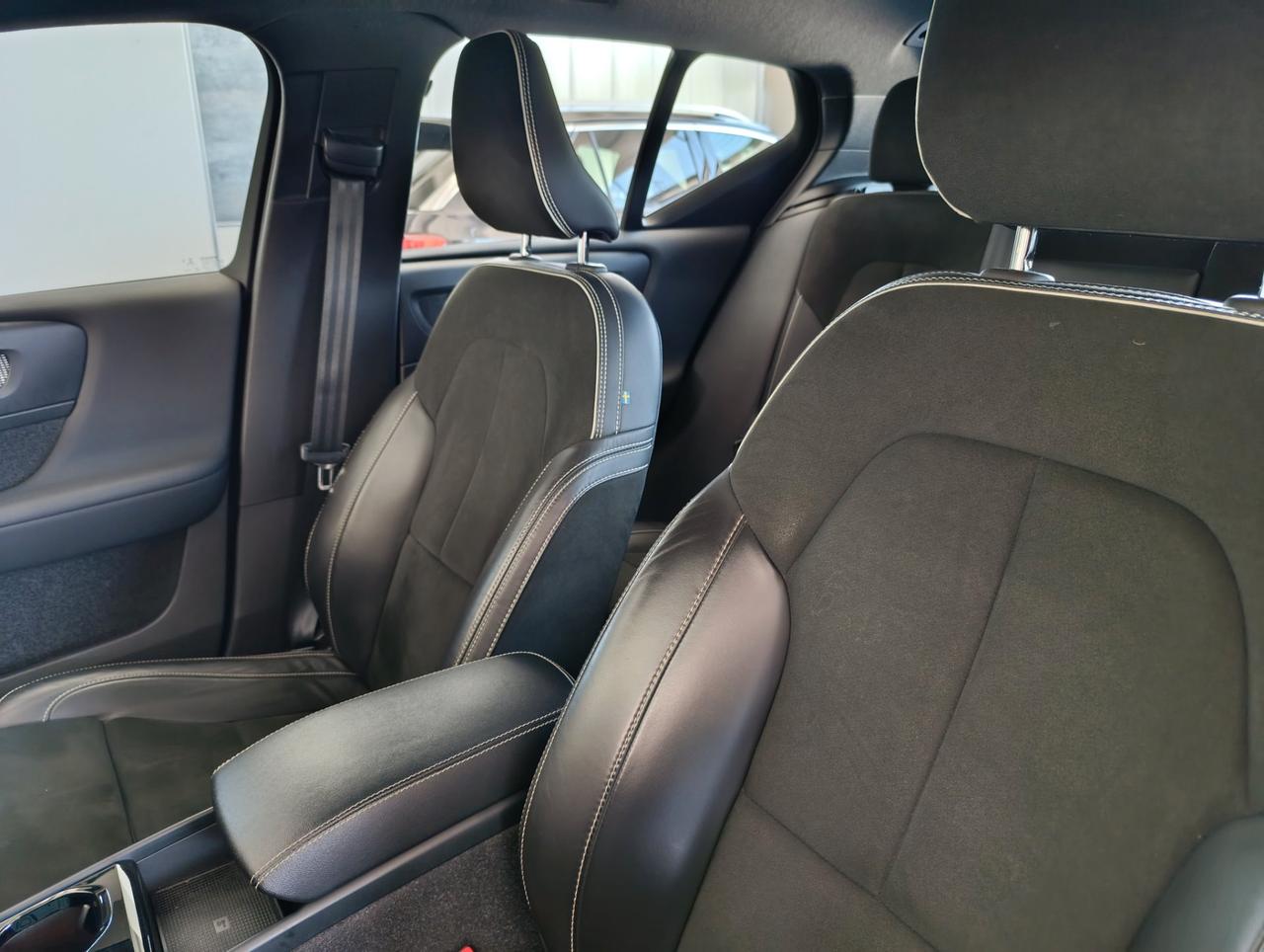 Volvo XC40 1.5 t4 phev R-design auto my21