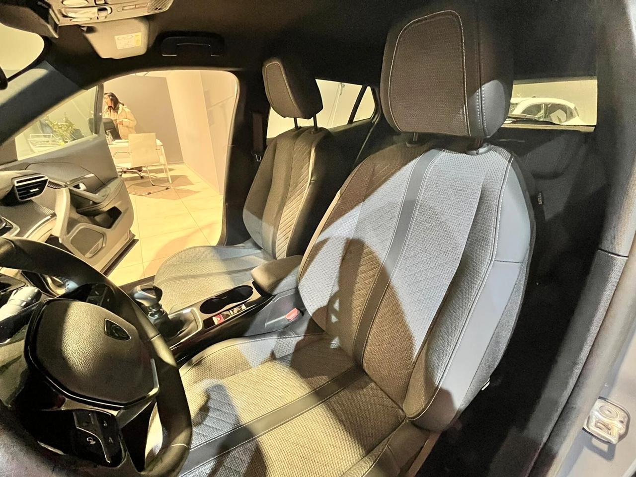 Peugeot 2008 PureTech 100 S&S Allure