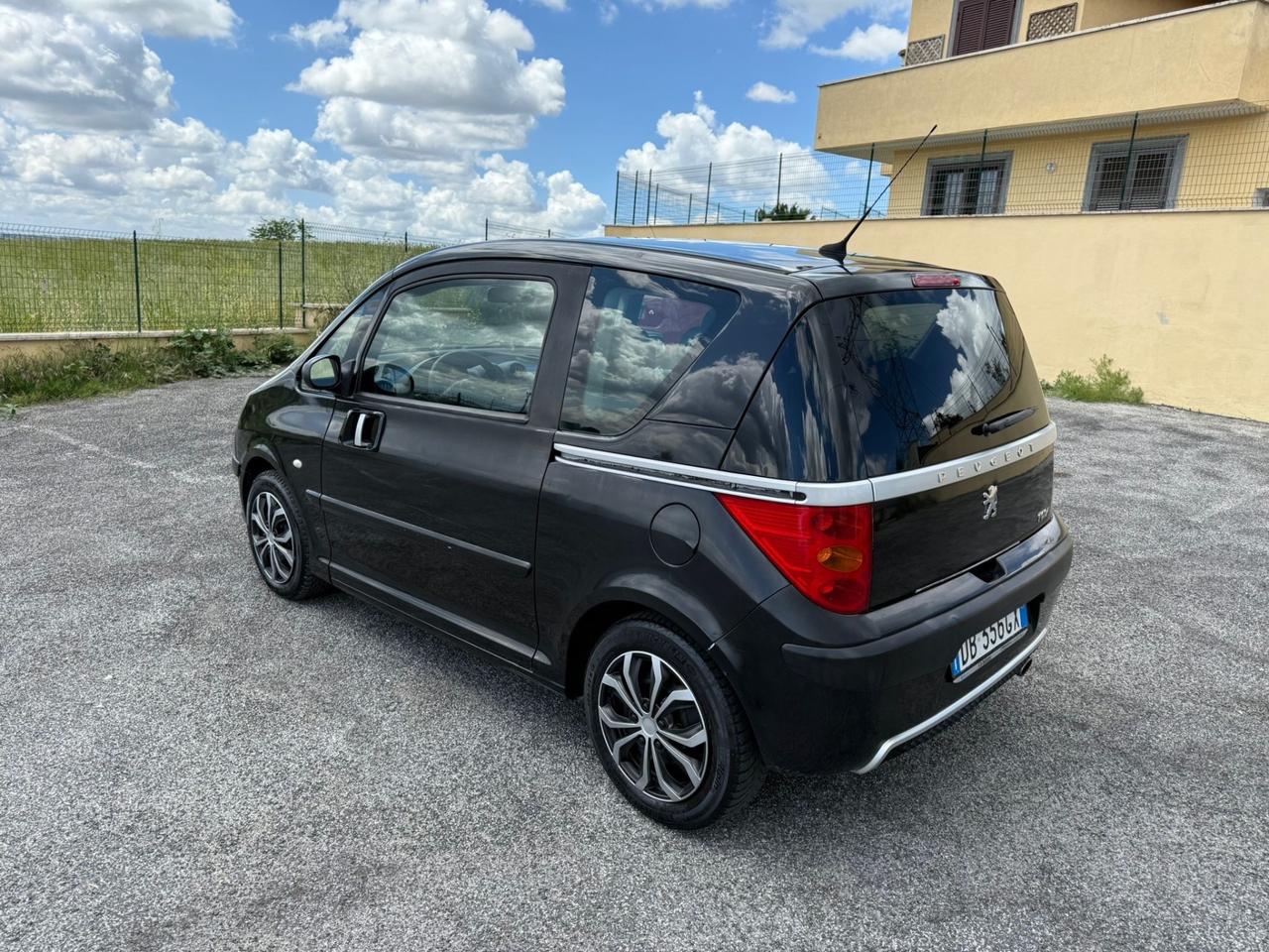Peugeot 1007 1.4 HDi Happy