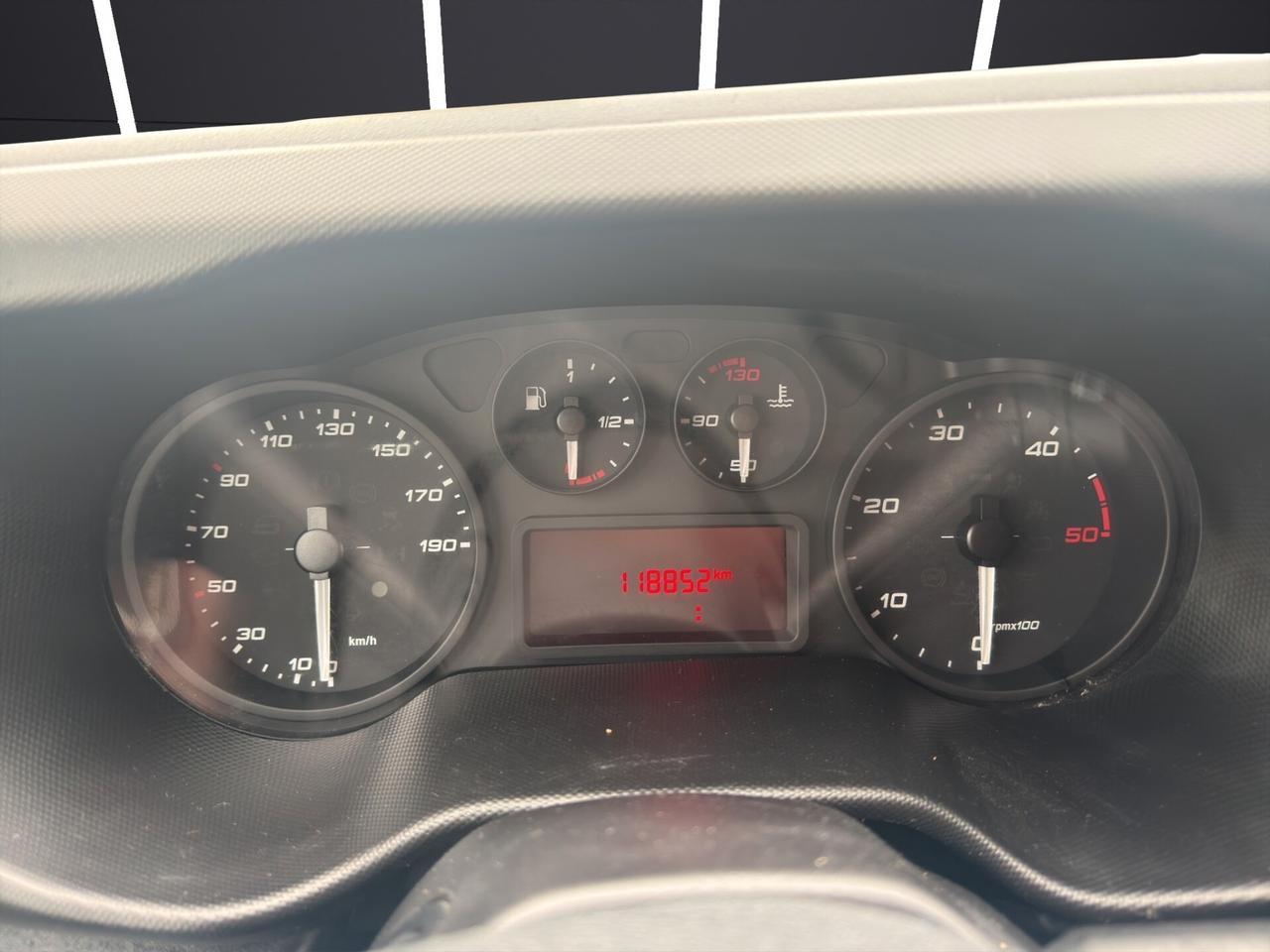 Iveco Daily 35C14B BTor 2.3 HPT PLM-RG Cabinato