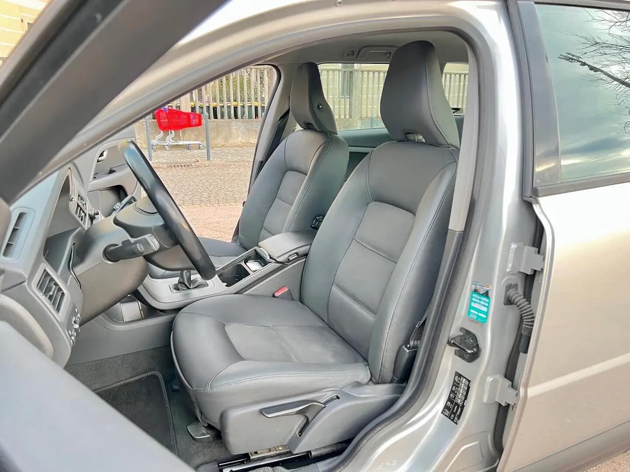 Volvo V70 2.0 D 136cv 6M Kinetic