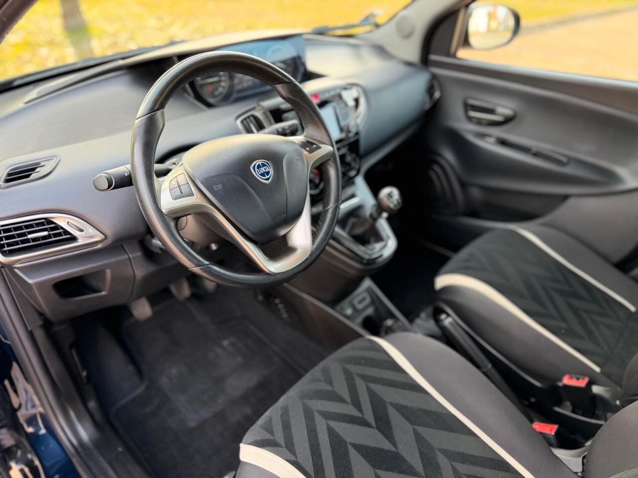 Lancia Ypsilon 1.2 69 CV 5 porte GPL Ecochic Platinum