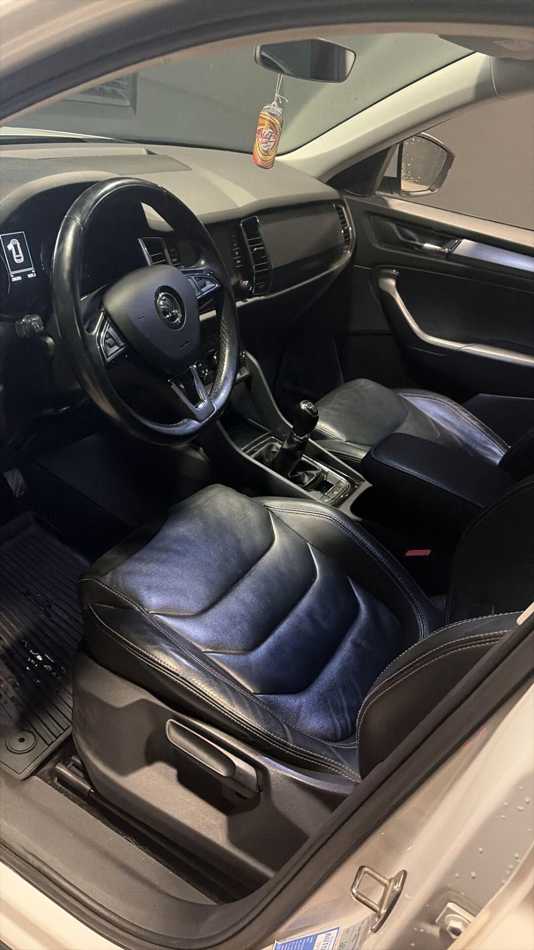 SKODA KODIAQ DEL 2017 BENZINA 7 POSTI