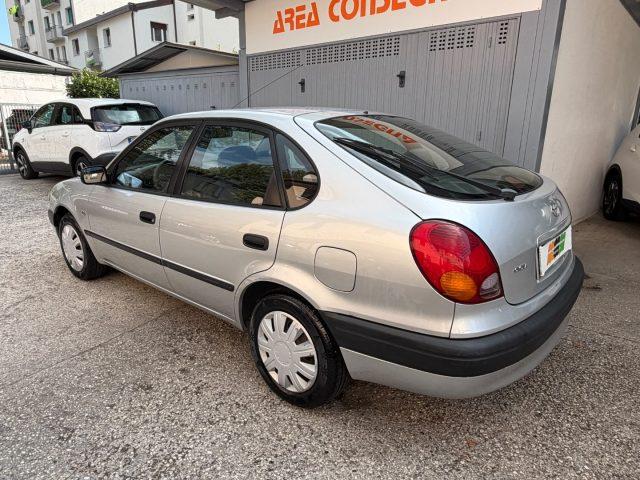 TOYOTA Corolla 1.4i 16V 5 porte Sol