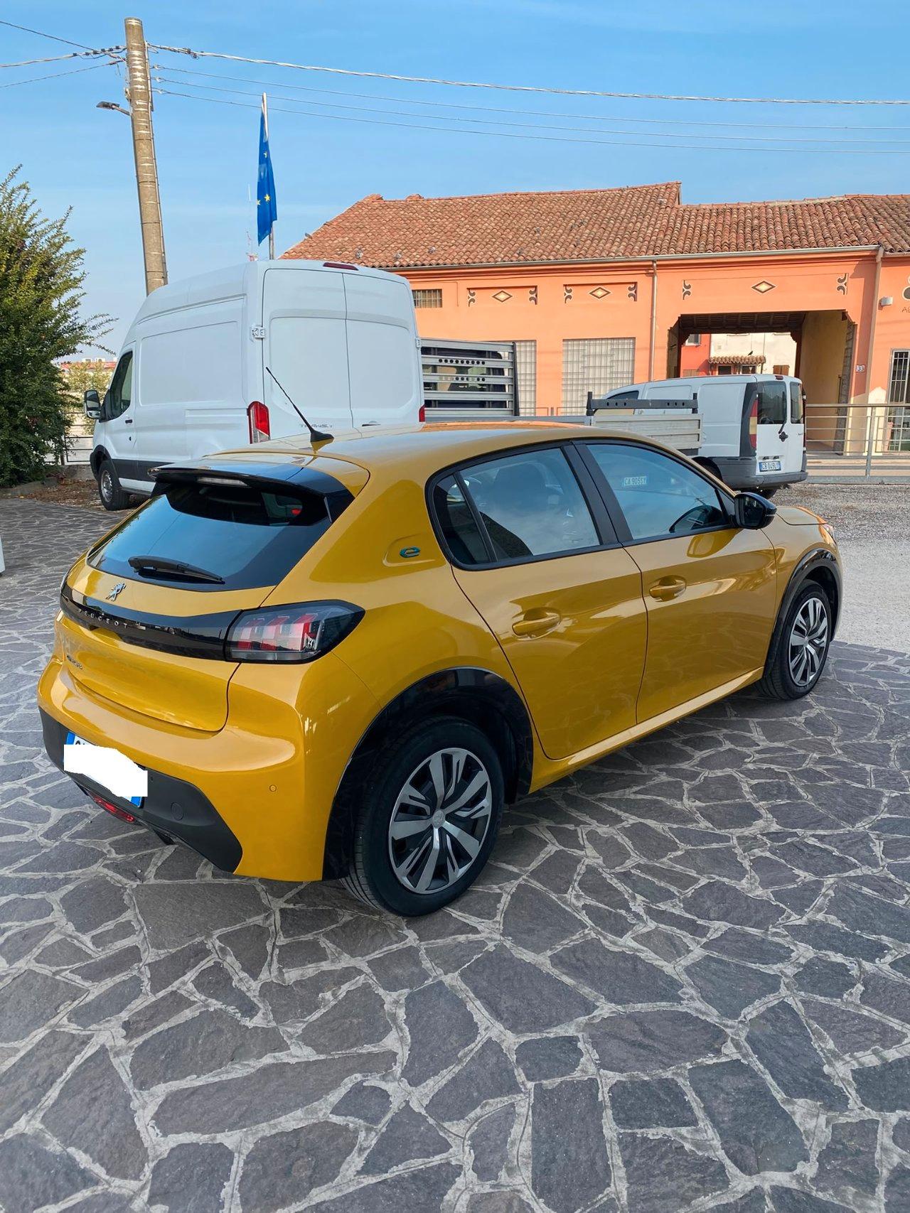 Peugeot e-208 5 Porte e-208 Active Pack 100kW