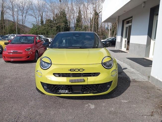 Fiat 600 HYBRID SPORT EDIZIONE MILANO CORTINA 2026 1.2 145CV