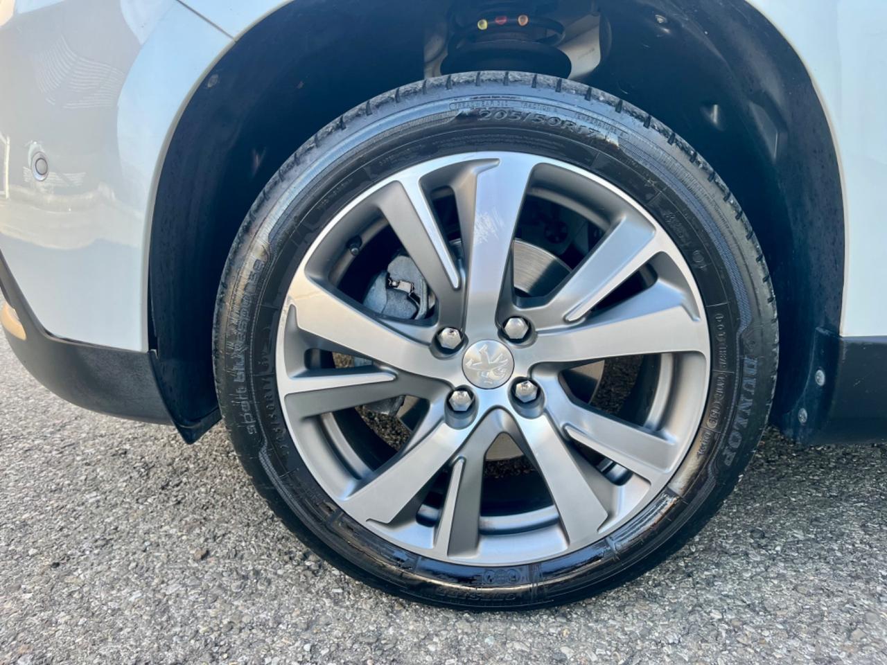 Peugeot 2008 1.6benz 2014 141.000km tagliandati