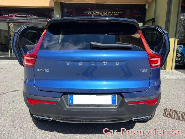 VOLVO XC40 T3 R-design
