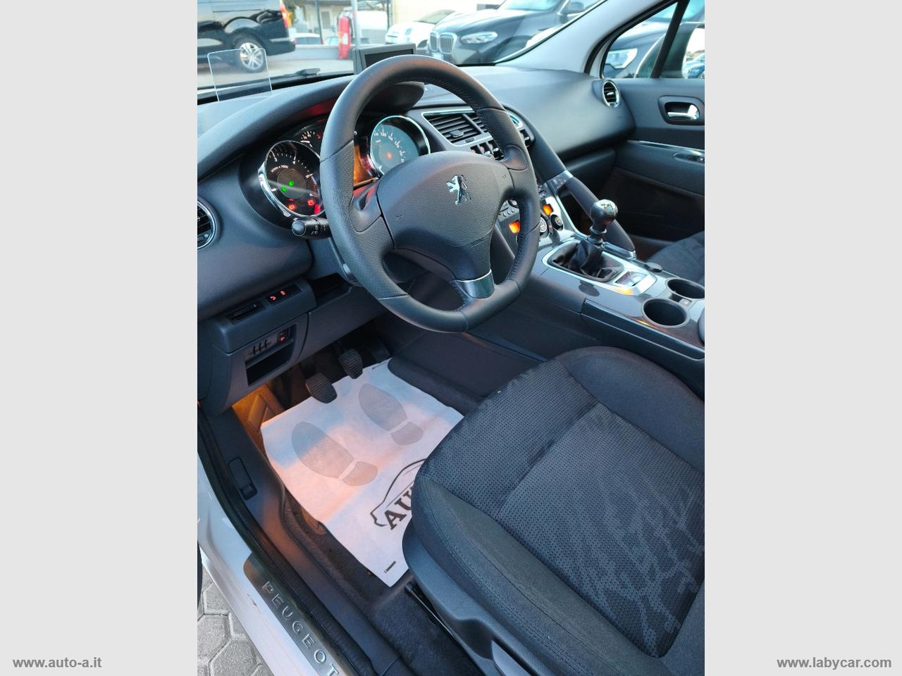 PEUGEOT 3008 1.6 HDi 115 CV Allure